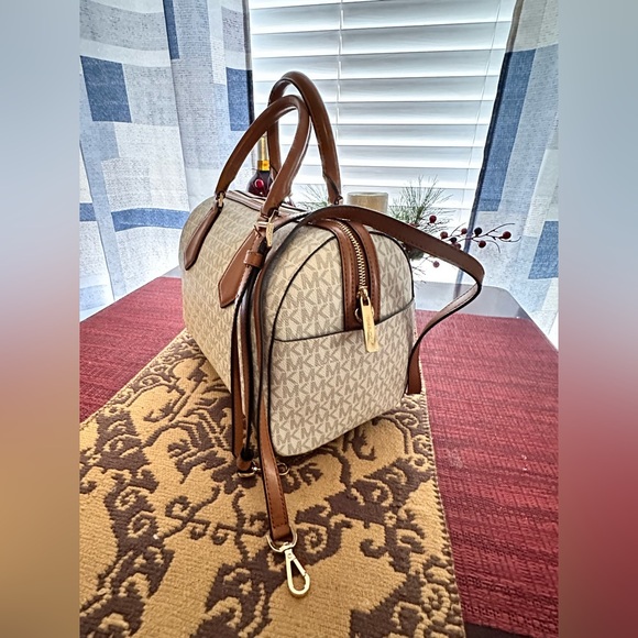 Michael Kors Doctors bag - Picture 3 of 7